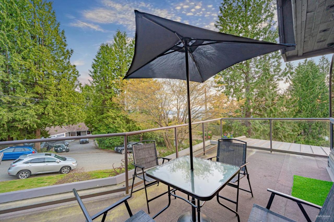 Grouse Cheerful Large Private Bedroom, Bath, Shared Deck, Pool, Hot Tub North Vancouver Zewnętrze zdjęcie