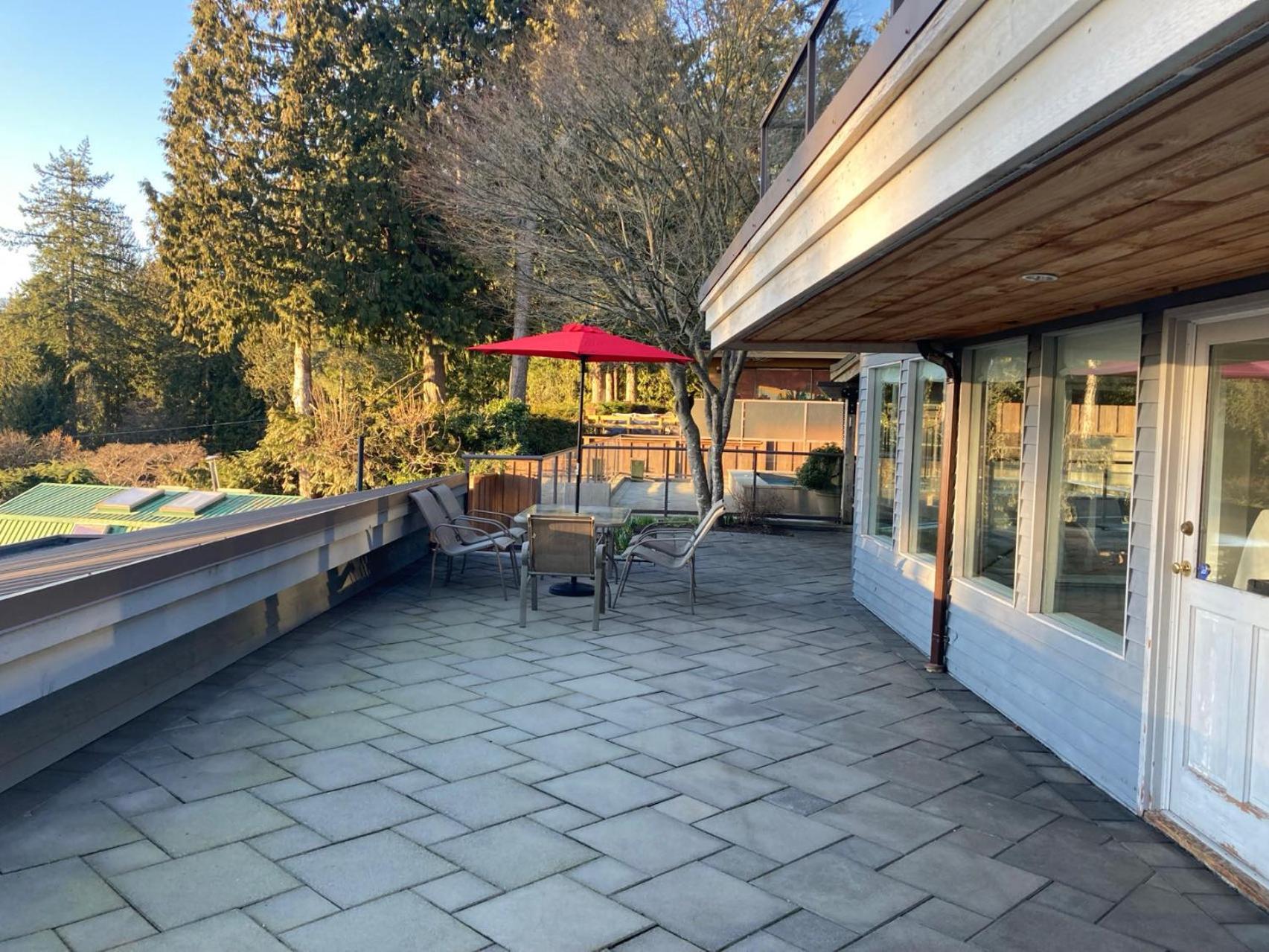Grouse Cheerful Large Private Bedroom, Bath, Shared Deck, Pool, Hot Tub North Vancouver Zewnętrze zdjęcie