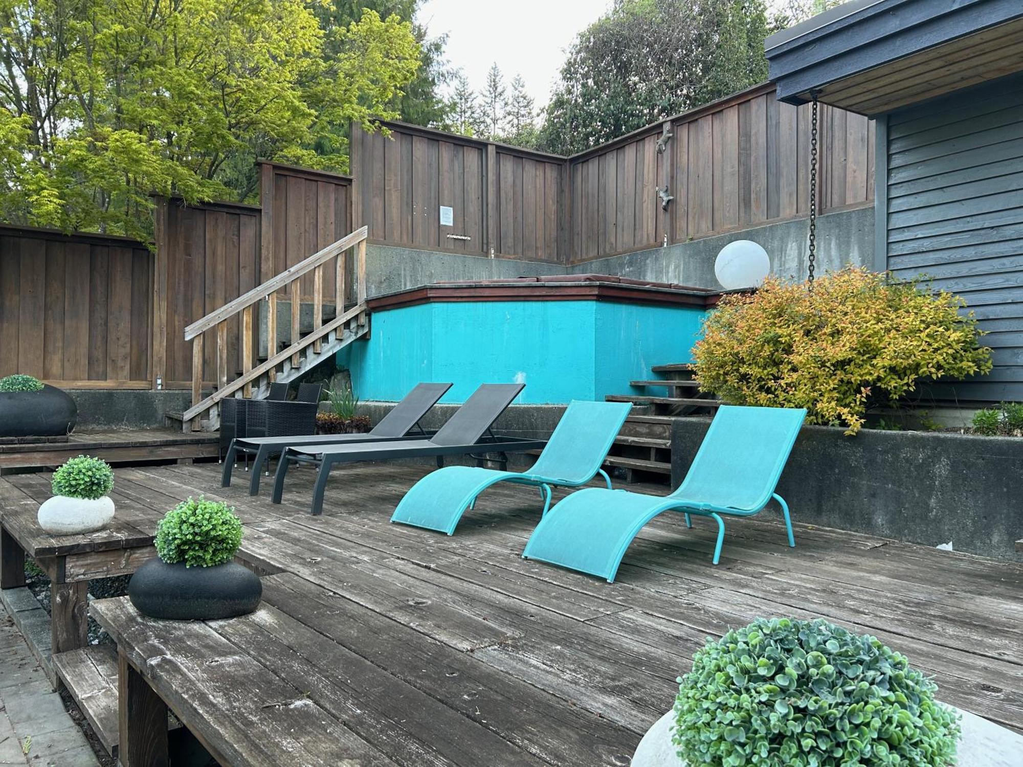 Grouse Cheerful Large Private Bedroom, Bath, Shared Deck, Pool, Hot Tub North Vancouver Zewnętrze zdjęcie