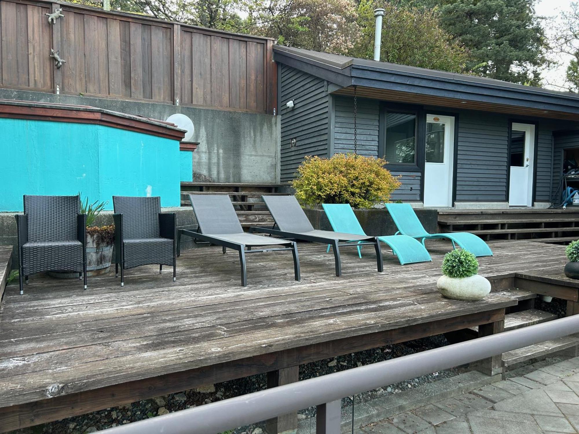 Grouse Cheerful Large Private Bedroom, Bath, Shared Deck, Pool, Hot Tub North Vancouver Zewnętrze zdjęcie