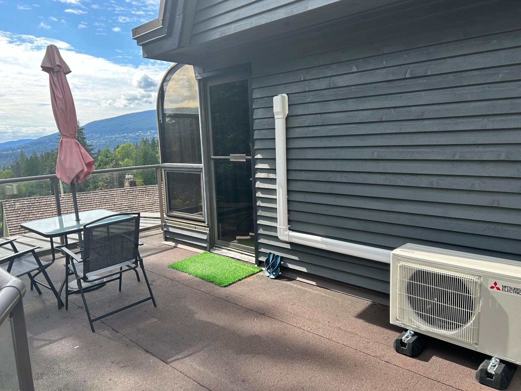 Grouse Cheerful Large Private Bedroom, Bath, Shared Deck, Pool, Hot Tub North Vancouver Zewnętrze zdjęcie