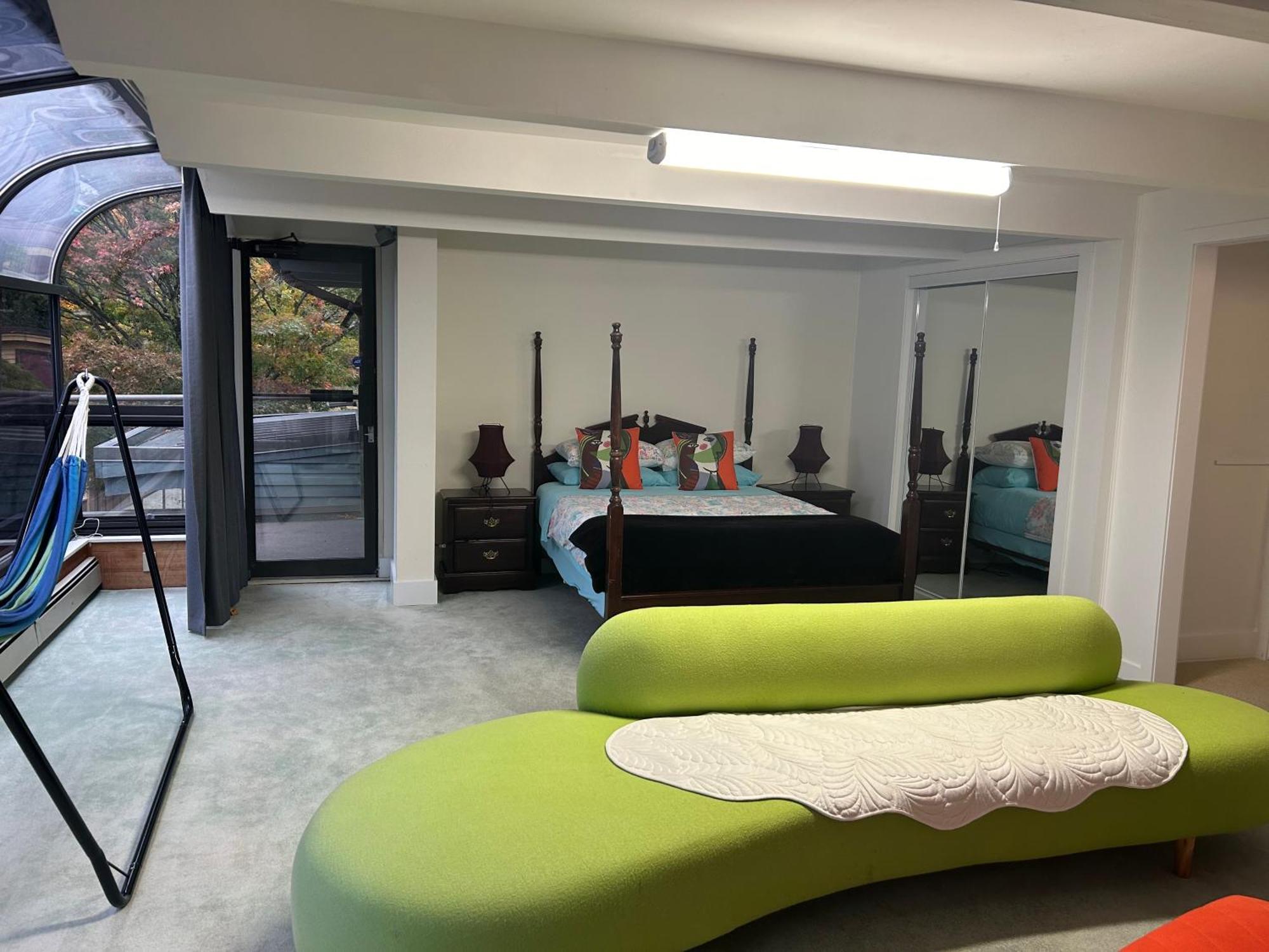 Grouse Cheerful Large Private Bedroom, Bath, Shared Deck, Pool, Hot Tub North Vancouver Zewnętrze zdjęcie