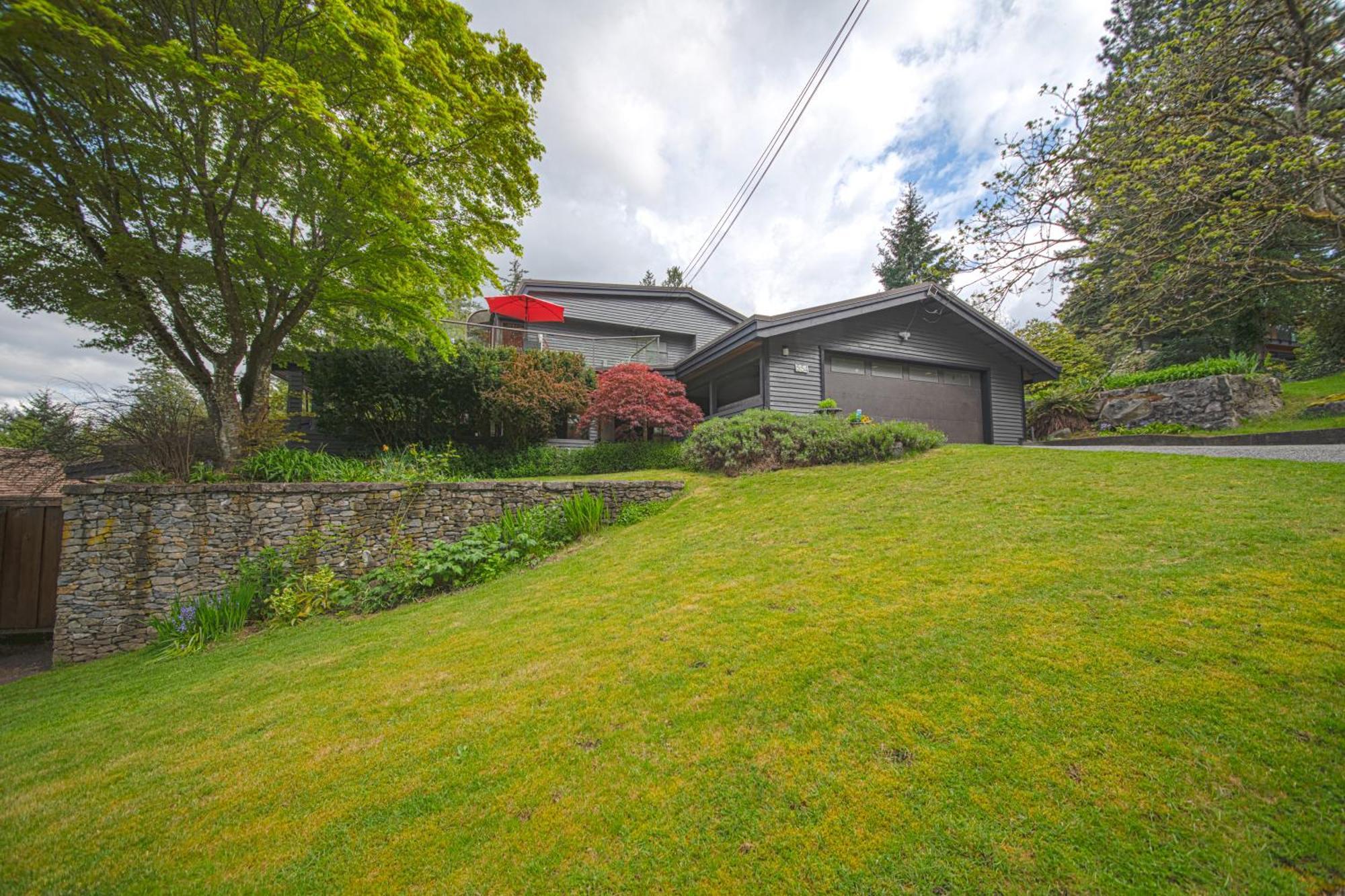 Grouse Cheerful Large Private Bedroom, Bath, Shared Deck, Pool, Hot Tub North Vancouver Zewnętrze zdjęcie